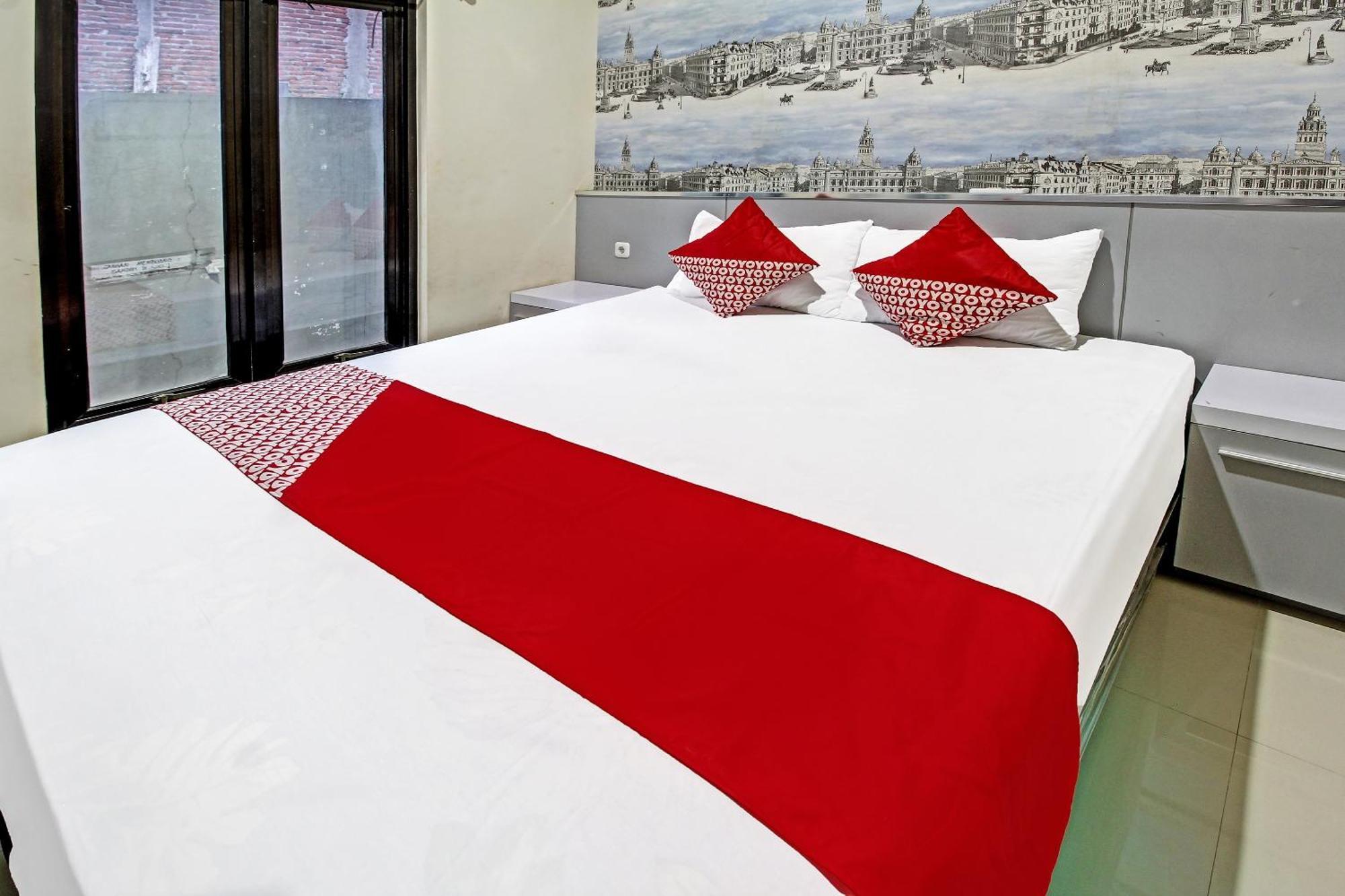 Super Oyo 91202 Family Guest House Syariah Тулунгагун Екстериор снимка