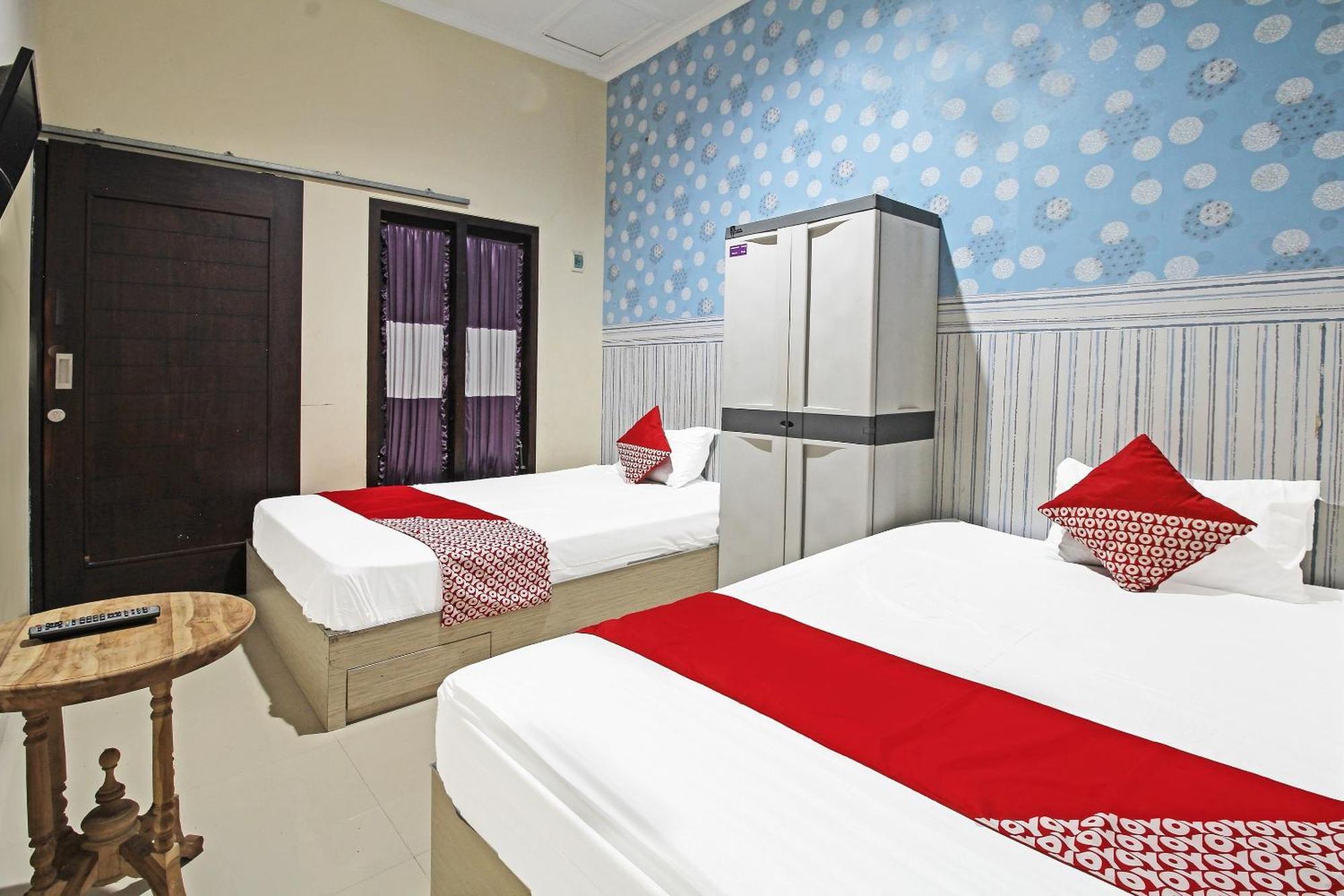 Super Oyo 91202 Family Guest House Syariah Тулунгагун Екстериор снимка