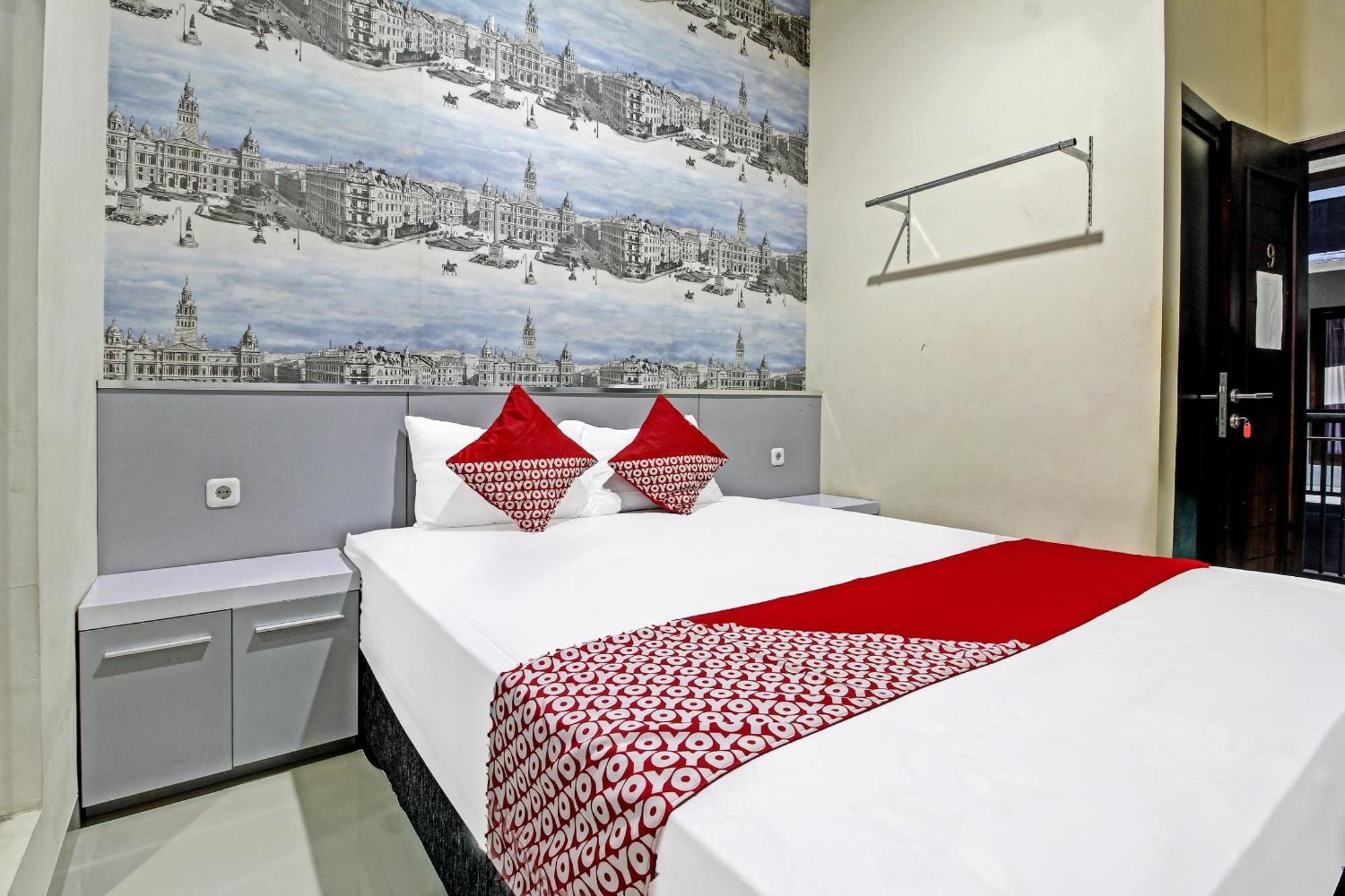 Super Oyo 91202 Family Guest House Syariah Тулунгагун Екстериор снимка