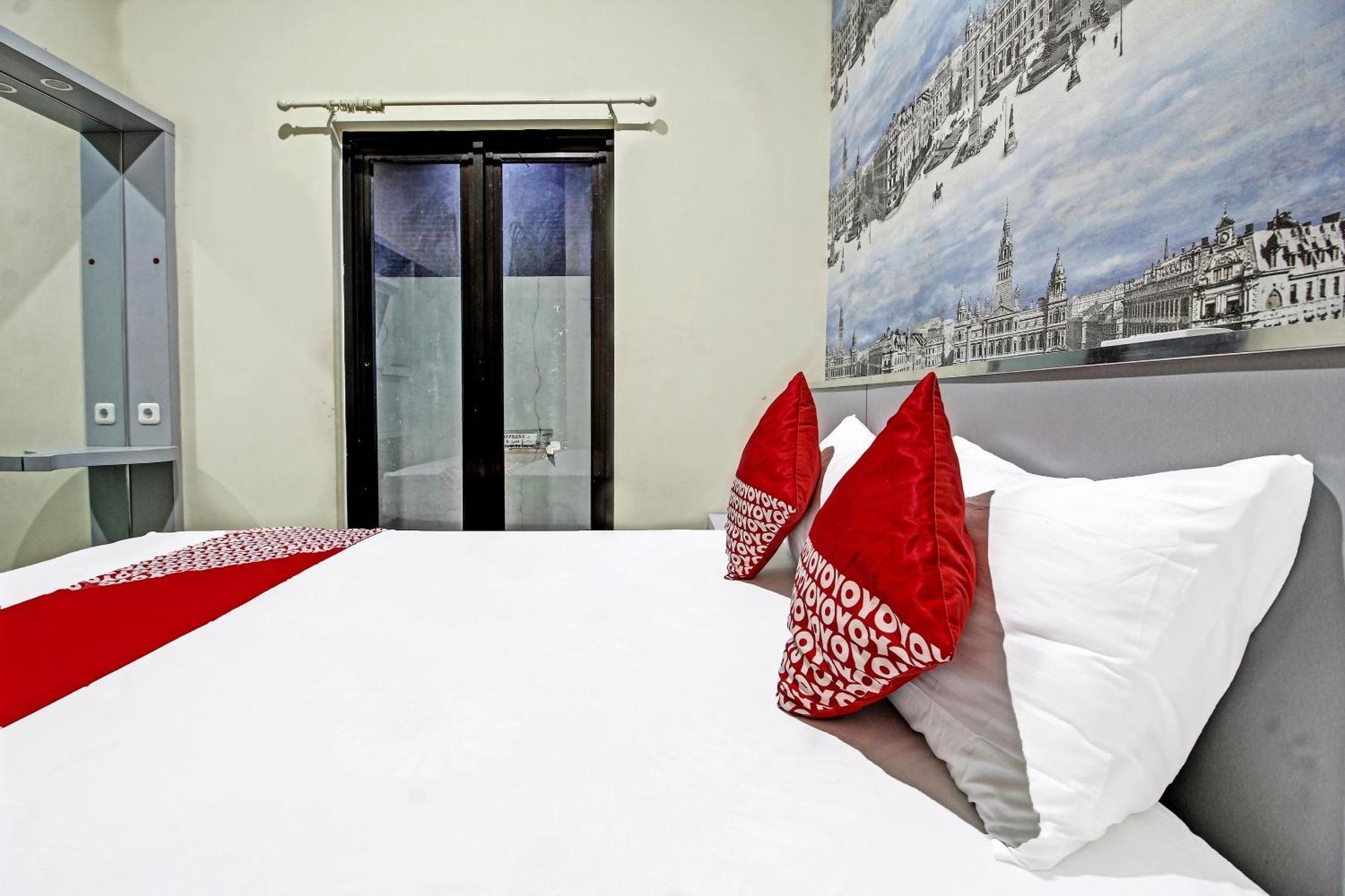 Super Oyo 91202 Family Guest House Syariah Тулунгагун Екстериор снимка