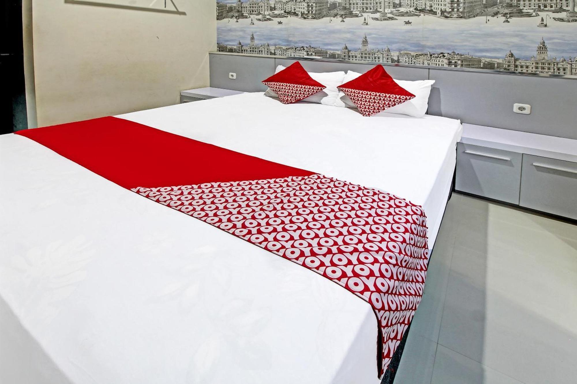 Super Oyo 91202 Family Guest House Syariah Тулунгагун Екстериор снимка